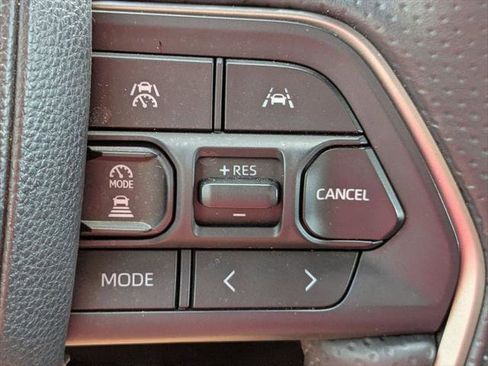 Certified 2025 Toyota 4Runner SR5 AWD/4WD image 24