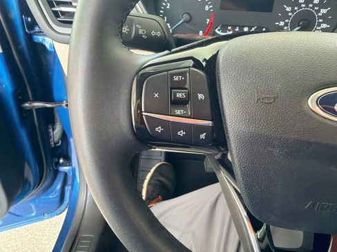 Used 2022 Ford Escape SEL FWD image 19