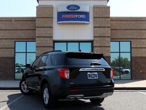 Certified 2023 Ford Explorer XLT w/ Equipment Group 202A AWD/4WD image 8
