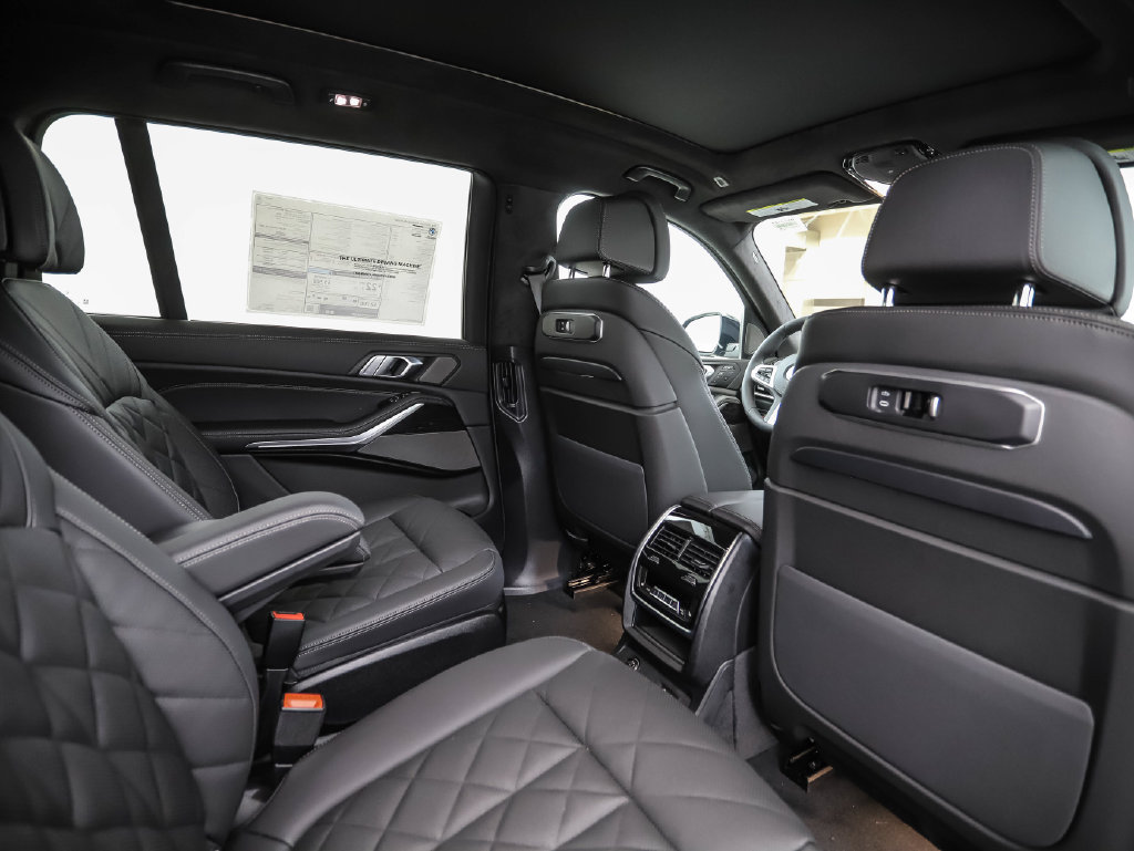 Used 2027 BMW X7 xDrive40i w/ M Sport Package AWD/4WD image 30