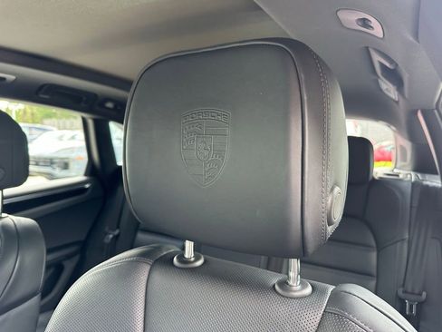 Certified 2024 Porsche Macan image 24