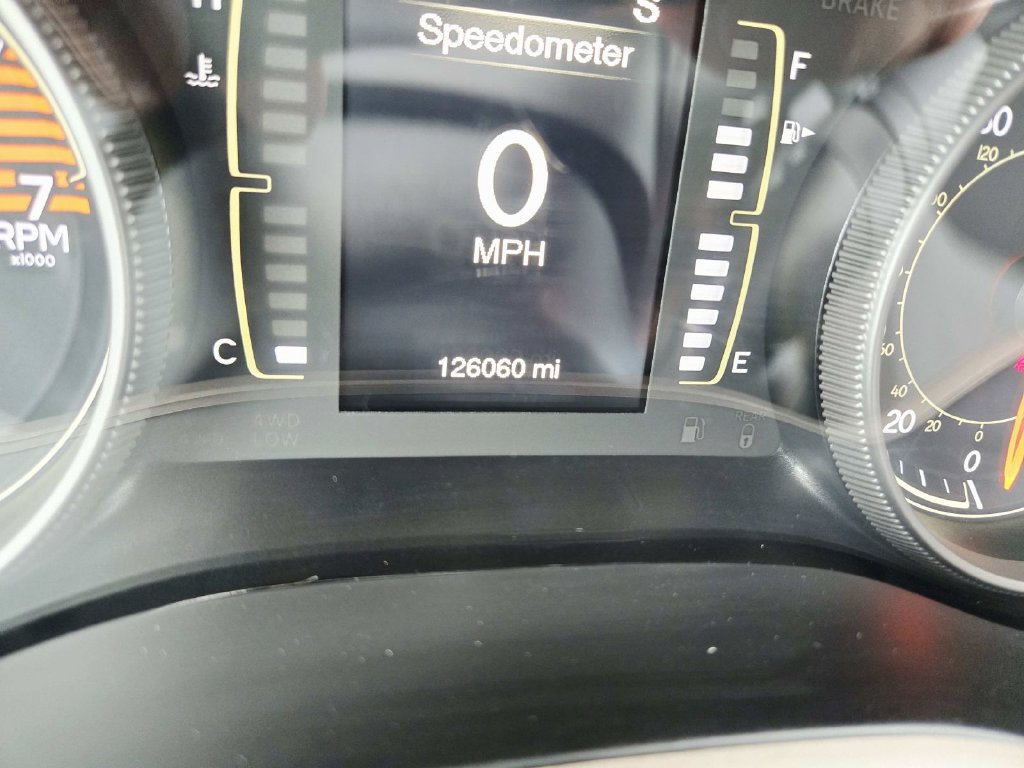 Used 2018 Jeep Cherokee Latitude w/ Cold Weather Group AWD/4WD image 22