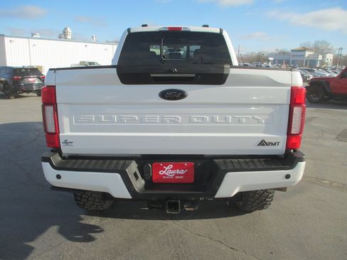 Used 2022 Ford F250 Lariat w/ Black Appearance Package image 4