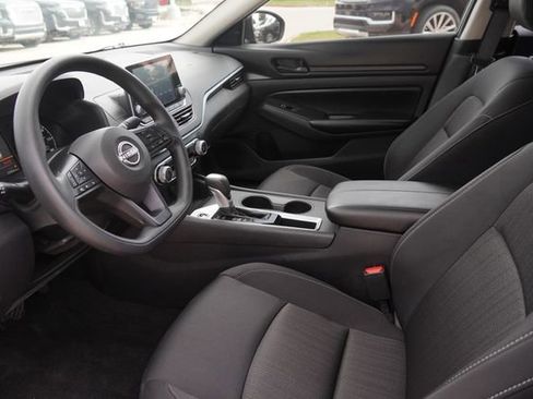 Used 2025 Nissan Altima 2.5 S image 16