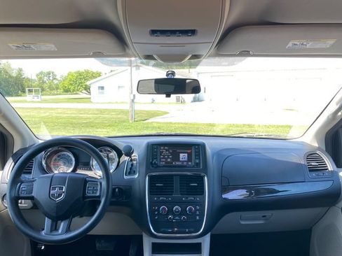 Used 2016 Dodge Grand Caravan SXT FWD image 20