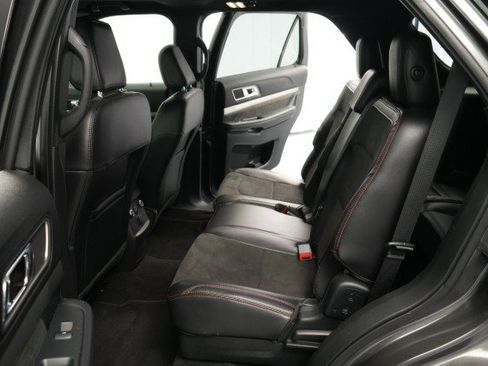 Used 2019 Ford Explorer XLT w/ Equipment Group 202A AWD/4WD image 50