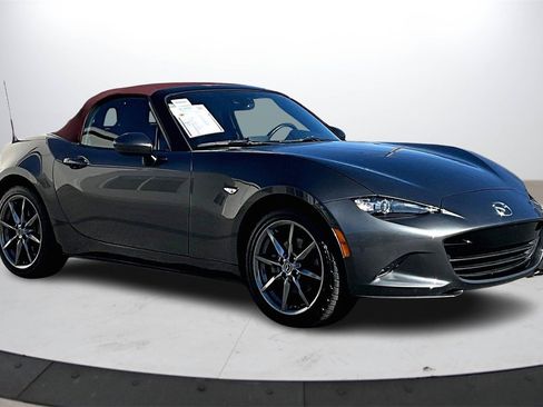 Used 2018 MAZDA MX-5 Miata Grand Touring image 2