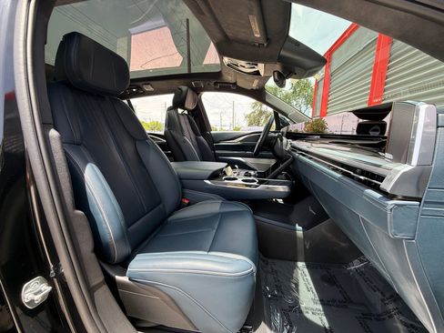 Used 2025 Cadillac Escalade IQ Luxury 2 w/ LPO, Premium Carpet Package AWD/4WD image 37
