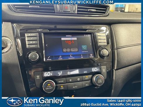 Used 2018 Nissan Rogue SV AWD/4WD image 17