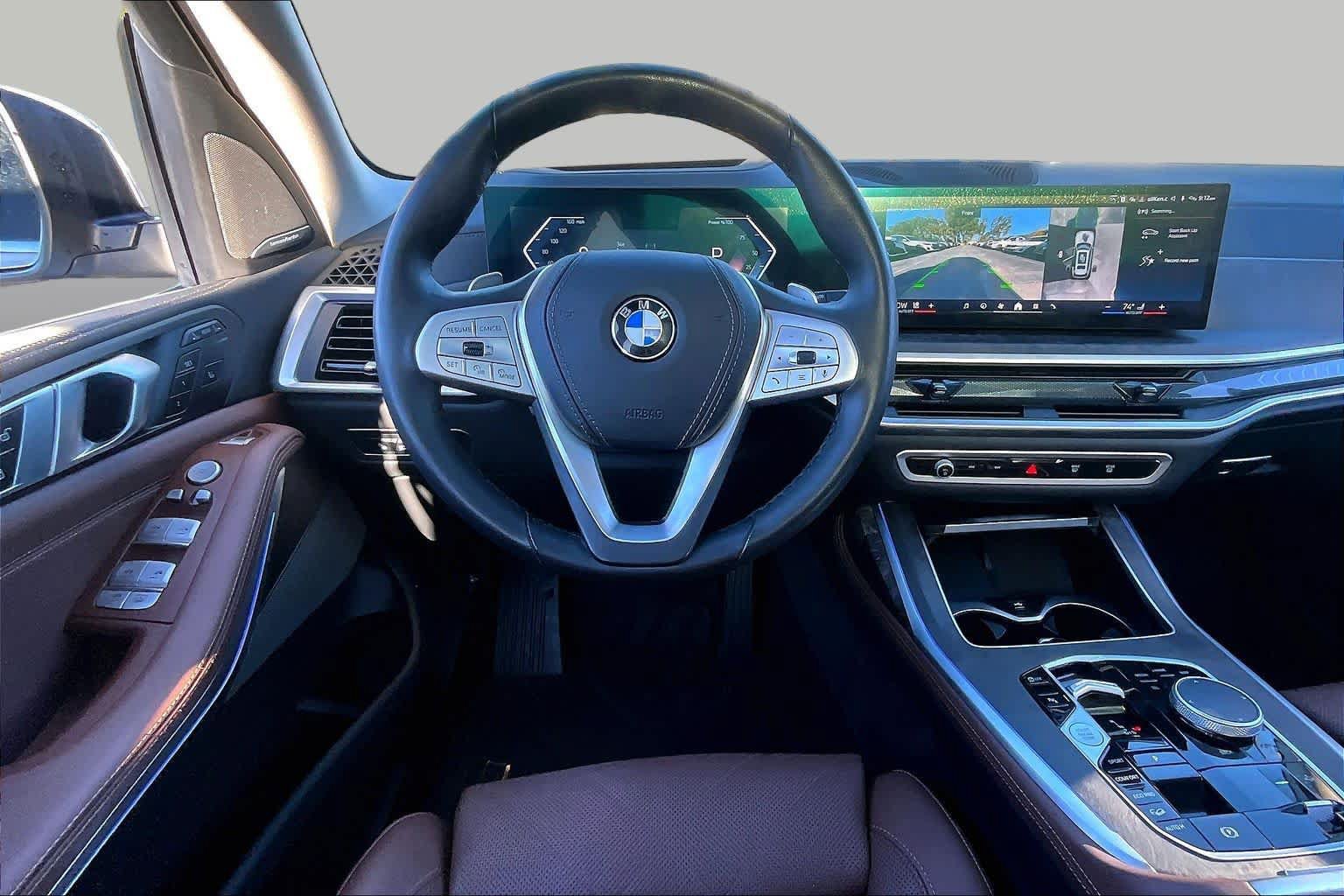 Used 2025 BMW X7 xDrive40i w/ Premium Package AWD/4WD image 6