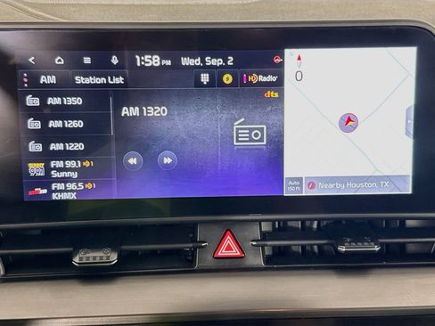 Used 2025 Kia Sportage EX FWD image 16