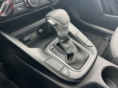 Used 2025 Kia Soul LX w/ LX Technology Package image 39