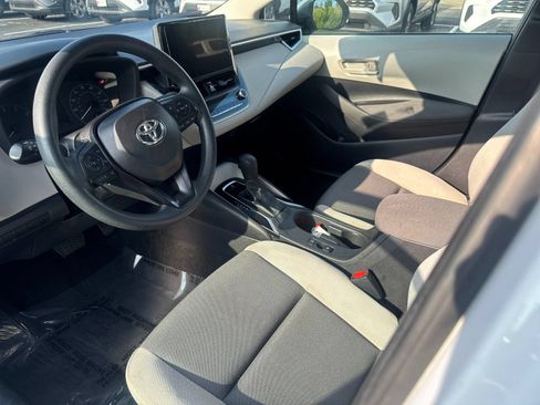 Used 2025 Toyota Corolla LE FWD image 10