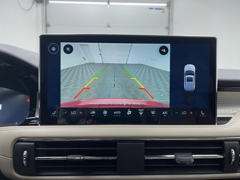 Used 2025 Lincoln Corsair FWD image 4