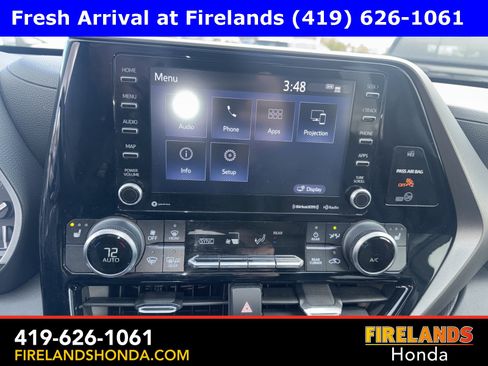 Used 2020 Toyota Highlander XLE image 19