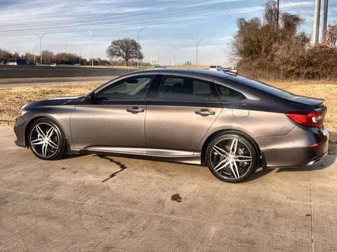 Certified 2022 Honda Accord Touring image 4