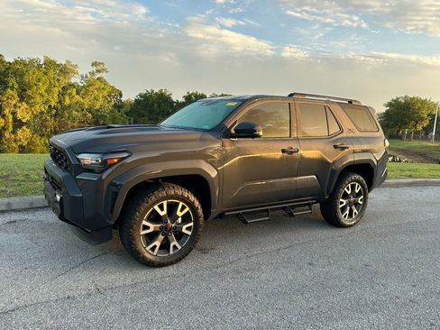 Used 2025 Toyota 4Runner TRD Sport Premium AWD/4WD image 2