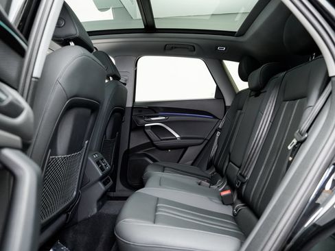 Certified 2025 Audi Q5 Premium w/ Convenience Package AWD/4WD image 22