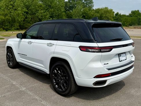 Used 2025 Jeep Grand Cherokee Summit AWD/4WD image 4