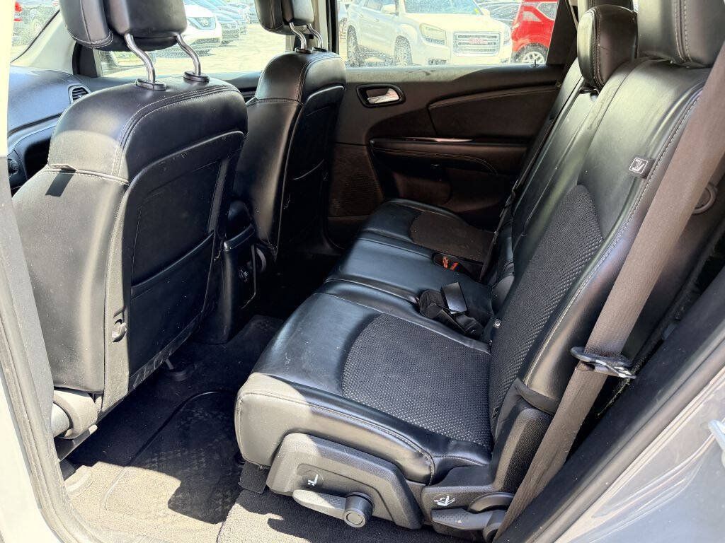Used 2019 Dodge Journey Crossroad FWD image 7