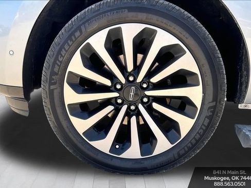 Used 2023 Lincoln Navigator Reserve AWD/4WD image 35