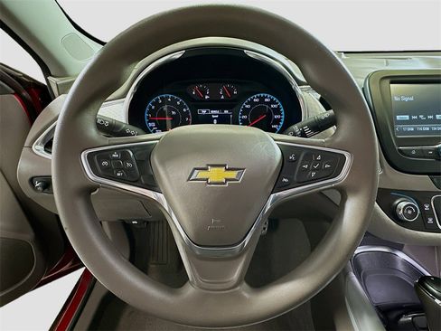 Used 2016 Chevrolet Malibu LT image 12