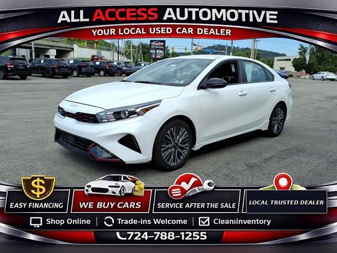 Used 2023 Kia Forte GT-Line w/ GT-Line Technology Package FWD image 3
