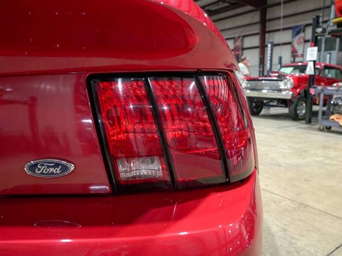 Used 2000 Ford Mustang GT RWD image 36