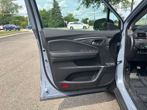 Used 2025 Honda Ridgeline RTL+ image 19