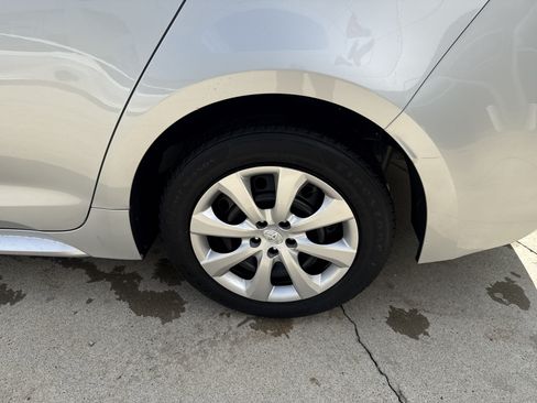 Used 2025 Toyota Corolla LE FWD image 33