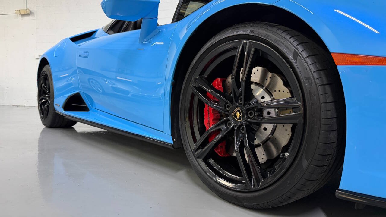 Used 2020 Lamborghini Huracan EVO RWD image 9