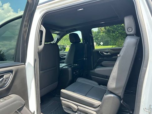 Used 2022 Chevrolet Suburban Z71 w/ Z71 Off-Road Package AWD/4WD image 45