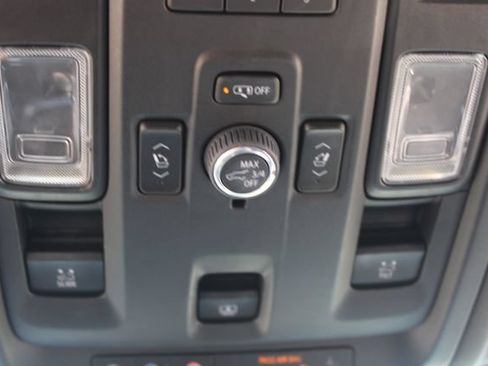 Used 2021 Chevrolet Suburban High Country RWD image 41