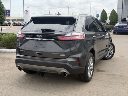 Used 2019 Ford Edge Titanium w/ Cold Weather Package FWD image 5