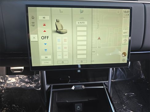 Certified 2025 Land Rover Range Rover SE image 25