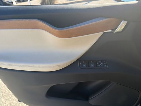 Used 2020 Tesla Model X Long Range image 16