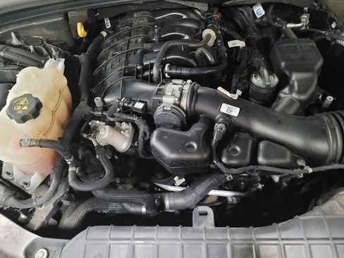 Used 2023 Jeep Grand Cherokee Laredo image 30