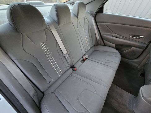 Used 2022 Hyundai Elantra SEL image 27