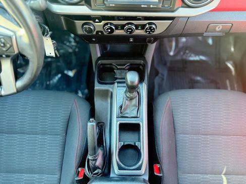 Used 2017 Toyota Tacoma SR5 w/ Tow Package AWD/4WD image 18