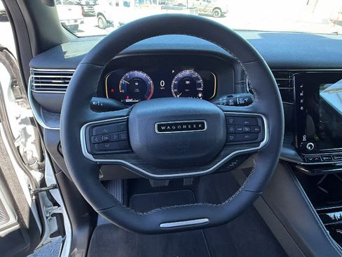 Used 2023 Jeep Wagoneer Series III w/ Preferred Equipment Group AWD/4WD image 15