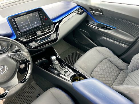 Used 2021 Toyota C-HR image 21