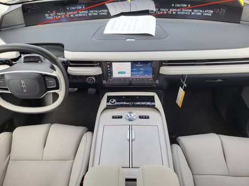New 2026 Lincoln Navigator Reserve w/ Jet Appearance Package AWD/4WD image 11