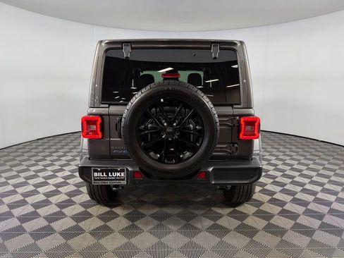 Used 2025 Jeep Wrangler Unlimited Sahara w/ Safety Group image 8