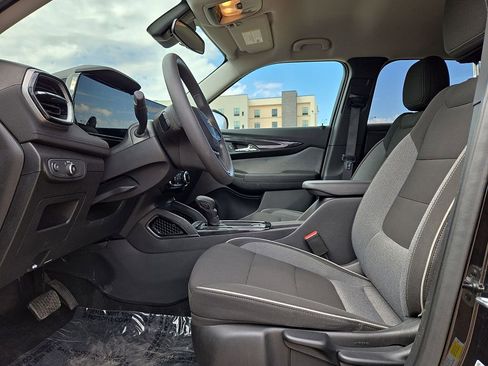 Used 2025 Chevrolet TrailBlazer LT image 22