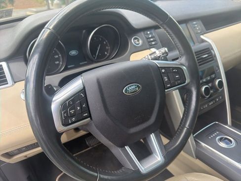 Used 2017 Land Rover Discovery Sport HSE AWD/4WD image 9