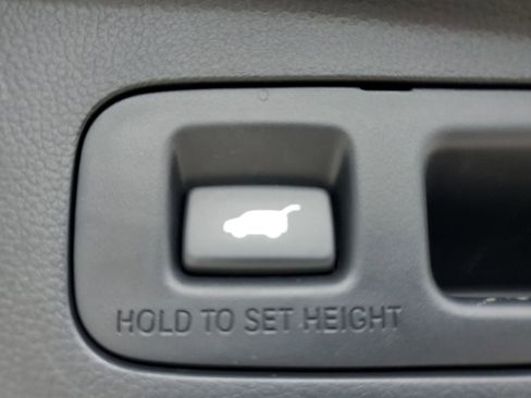 Used 2025 Honda CR-V EX-L image 9