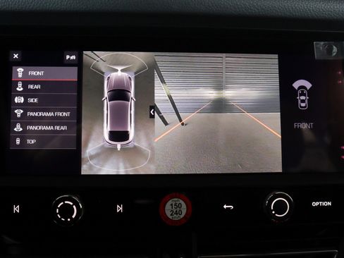 Certified 2025 Porsche Macan image 21