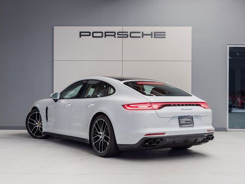 Certified 2023 Porsche Panamera 4 Platinum Edition image 3