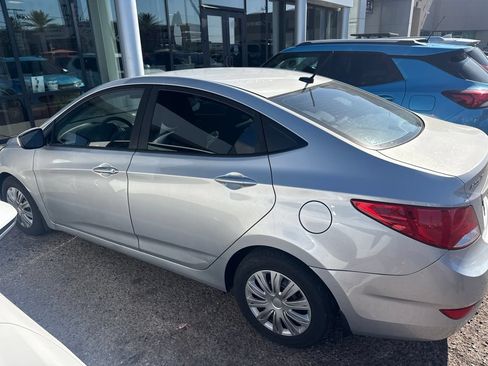 Used 2016 Hyundai Accent SE FWD image 1