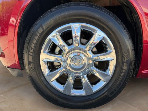 Used 2014 Buick Enclave Premium FWD image 24
